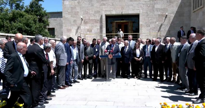 DSP Genel Başkanı Önder Aksakal, “Ülkemizin gerçek gündemini yakından takip