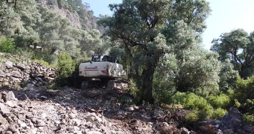 Efeler Belediyesi Fen İşleri Müdürlüğü ekipleri, Balıkköy Mahallesi’ne yeni yol