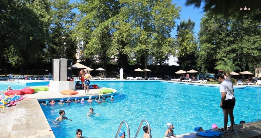 Efes Selçuk’ta Yaz Kursları Hızlı Başladı Yaz tatilinin gelmesiyle birlikte Efes Selçuk’ta başlayan kültür, sanat ve