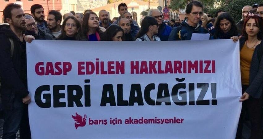 Eğitim-Sen’in son verilerine göre, “Barış için Akademisyenler” bildirisine imza attıkları