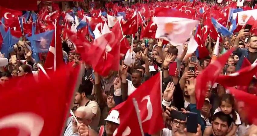 Cumhurbaşkanı Recep Tayyip Erdoğan, Gümüşhane’de; “Gündemimizde enflasyonu düşürmek, hayat pahalılığını