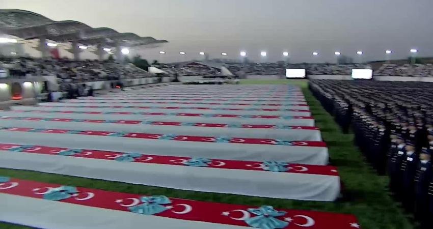 Cumhurbaşkanı Recep Tayyip Erdoğan, Ankara Gölbaşı’ndaki Polis Akademisi mezuniyet töreninde;