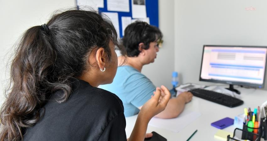 Esenyurt Belediyesi Doğru Tercih İçin Öğrencilerin Yanında Esenyurt Belediyesi, Liselere Geçiş Sistemi (LGS) sonuçlarının açıklanmasının ardından tercih