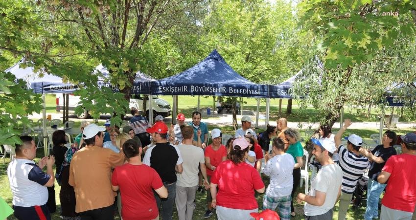 Eskişehir Büyükşehir Belediyesi Zihinsel Engelli Gündüz Yaşam Merkezi, bünyesinde hizmet