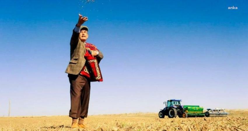 Eskişehir Büyükşehir Belediye Başkanı Yılmaz Büyükerşen’in elleriyle toprağa serptiği Anadolu’nun