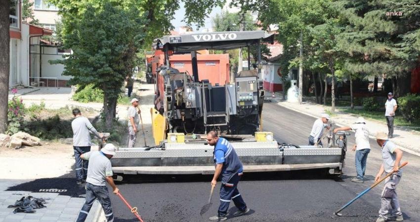 Eskişehir Büyükşehir Belediyesi ekipleri, Ertuğrulgazi Mahallesi Bahadır Caddesi ile Şirintepe