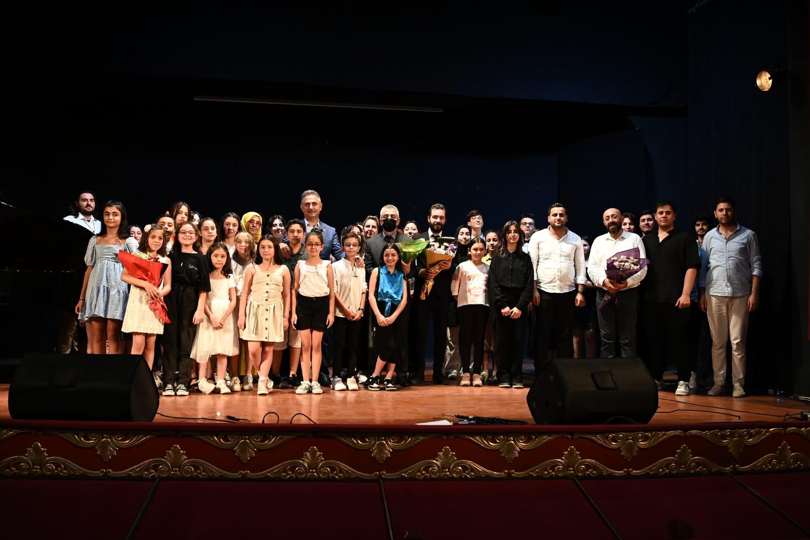 
Musiki Muallim Mektebi kursiyerleri, “Bir Enstrüman Bin Yetenek” müzik resitali