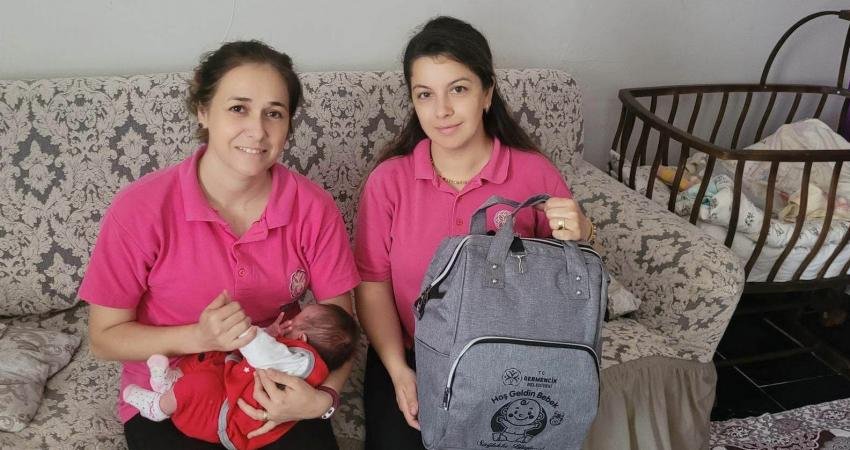 Germencik’te yenidoğan bebekler için hazırlanan ‘Hoş Geldin Bebek’ projesi kapsamında