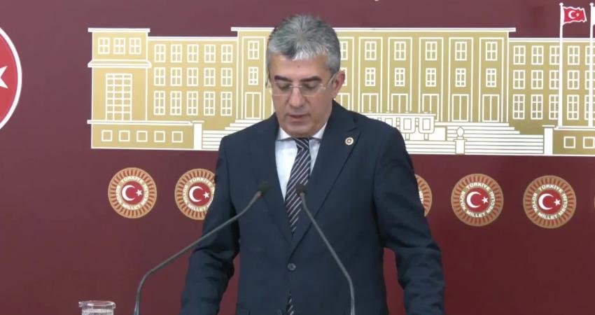 Gökhan Günaydın’dan ’15 Temmuz’ Açıklaması: “Geçmişte Ne Yaşandıysa Yeniden Aynısı Yaşanmaktadır. Türkiye Bir Kez Daha Bu Sürece Doğru Sürüklenmektedir” CHP Grup Başkanvekili Gökhan Günaydın, 15 Temmuz darbe girişiminin yıl