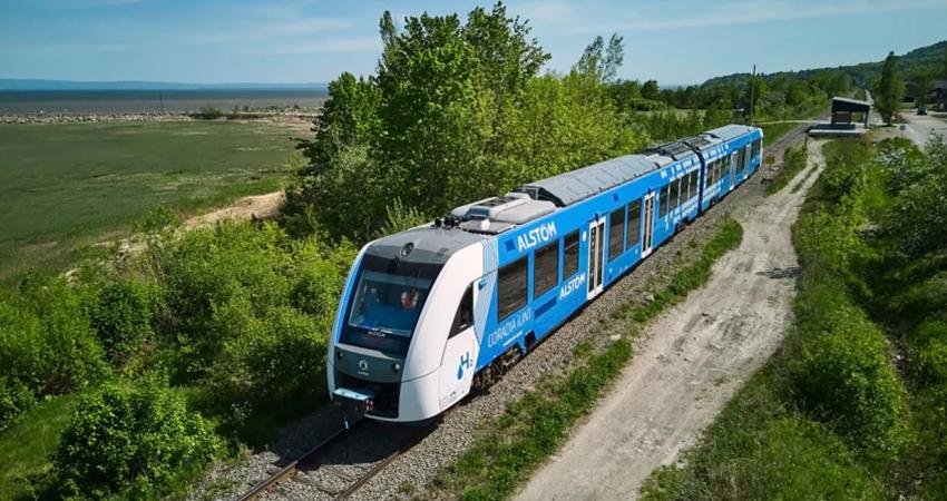 Kuzey Amerika'nın ilk hidrojenli treni, deneme gezilerine başladı. Hidrojenle çalışan
