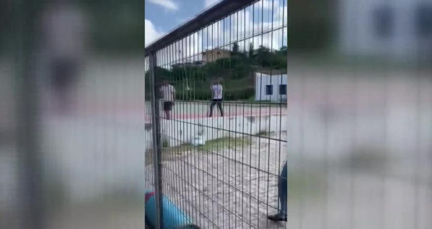 Beylikdüzü Gürpınar Sahili’nde kamu arazisindeki kaçak yapıya yıkıma giden İstanbul