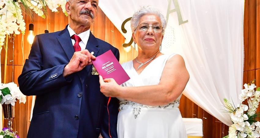 İkinci Baharlarına Huzurevinde İmza Attılar İzmir Büyükşehir Belediyesi Sosyal Yaşam Kampüsü’nde tanışan huzurevi sakinleri Ayşe