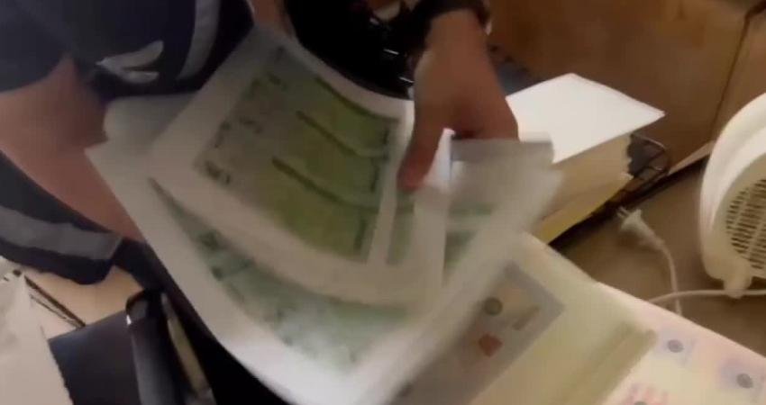 İstanbul'un Fatih ilçesinde düzenlenen operasyonda, sahte 2 milyon 942 bin