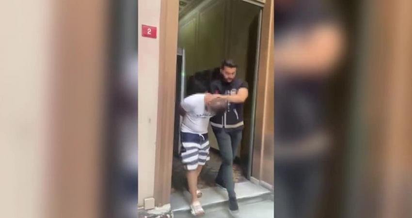 İstanbul'un Beyoğlu ilçesinde, iddiaya göre para bozdurma tartışması yüzünden yabancı