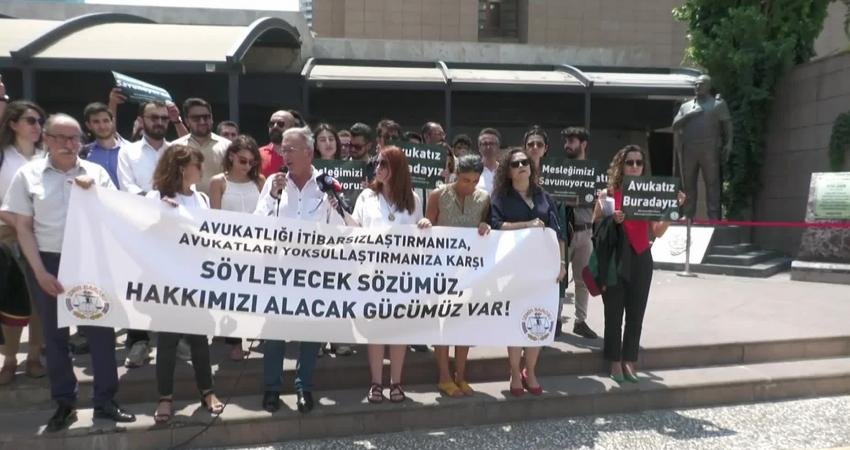 İzmir Baro Başkanı Sefa Yılmaz: Adalet Bakanımız Sorunların Farkında Biz Hatırlatmaya Gidiyoruz İzmir'de avukatlar, Türkiye Barolar Birliği ve ülke genelindeki tüm baro