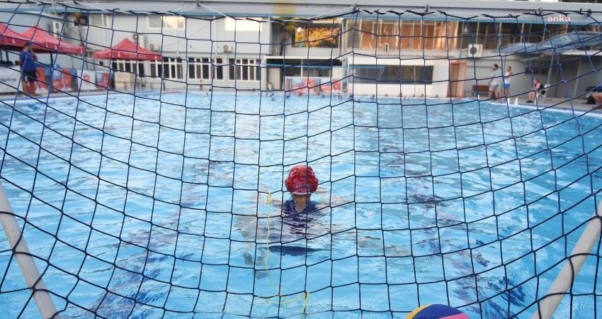 İzmir Büyükşehir Belediyesi’nin yenilediği Celal Atik Yüzme Havuzu, artık yurtdışından