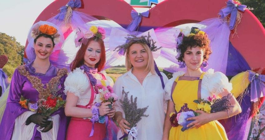 İzmit Belediyesi'nin Durhasan Mahallesi’nde düzenlediği Lavanta Şenlikleri yüzlerce vatandaşın katılımıyla