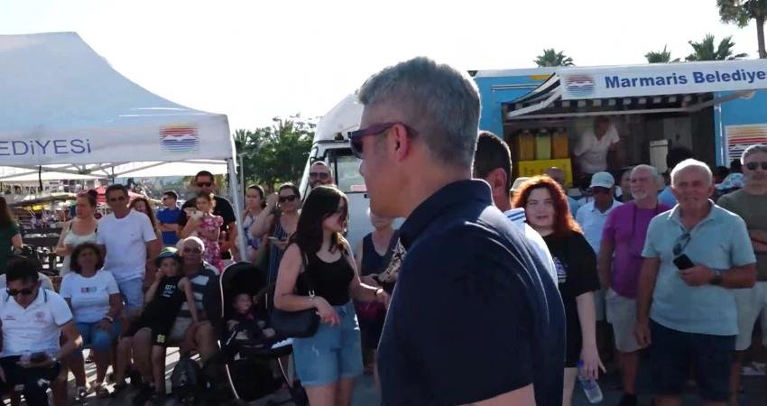 Marmaris’te 1 Temmuz Kabotaj Bayramı kutlamaları kapsamında düzenlenen renkli ve