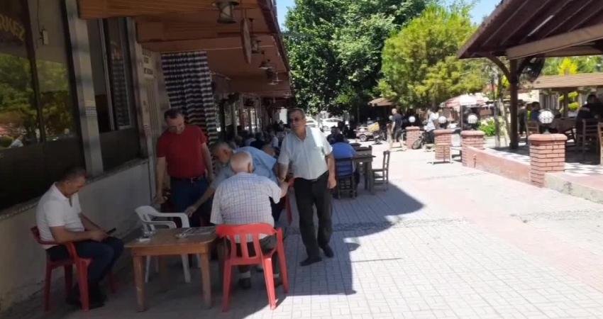 Osmaniye'nin Kadirli ilçesinde yaşayan emekli Hilmi Çelik, "Bizim paramız yetmiyor.