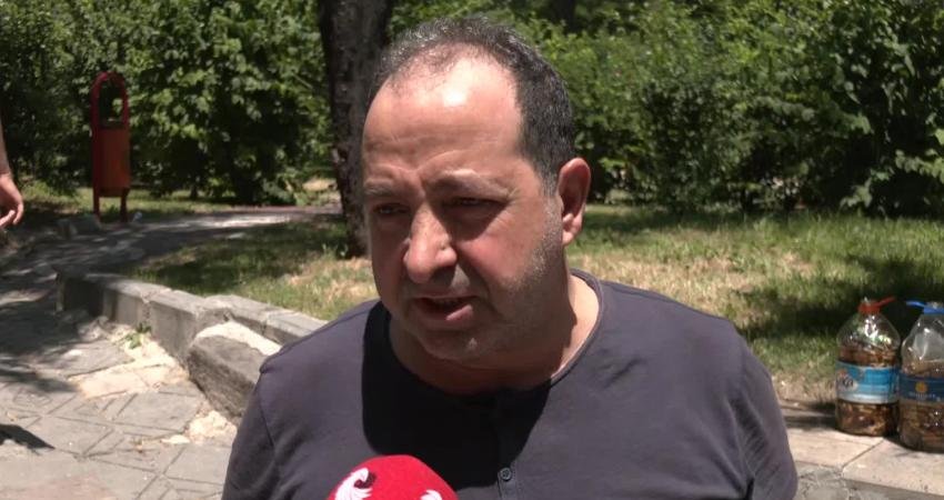 Kamu Emekçileri Sendikaları Konfederasyonu (KESK) üyesi Zeynep Korkmaz, memur maaşına