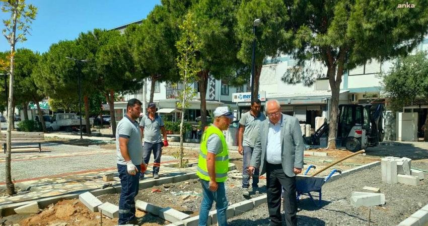 Karabağlar Belediye Başkanı Muhittin Selvitopu, Selvili Mahallesi'nde bulunan Abidin Dino