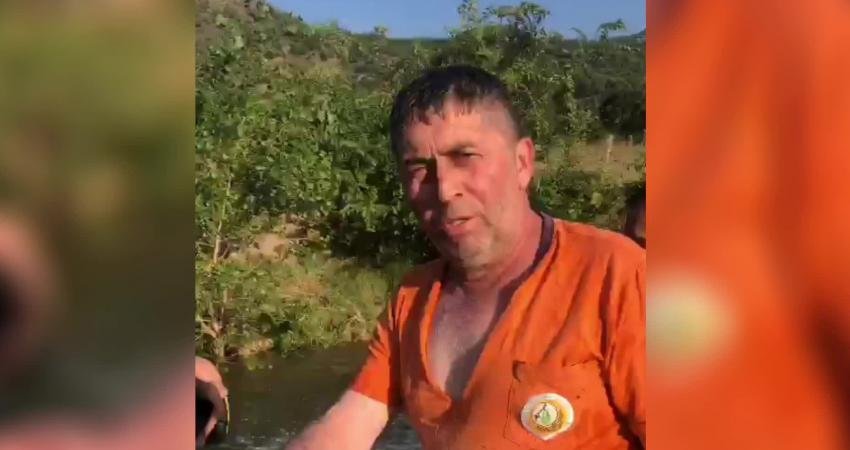 Karabüklü Vatandaş, Üçevler Köyünde 5 Gündür Sularının Olmadığını Söyledi: “Çayda Yıkanmak Zorunda Kalıyoruz” Karabük’ün Eskipazar ilçesine bağlı Üçevler köyünde yaşayan Sadık Şahin, aşırı