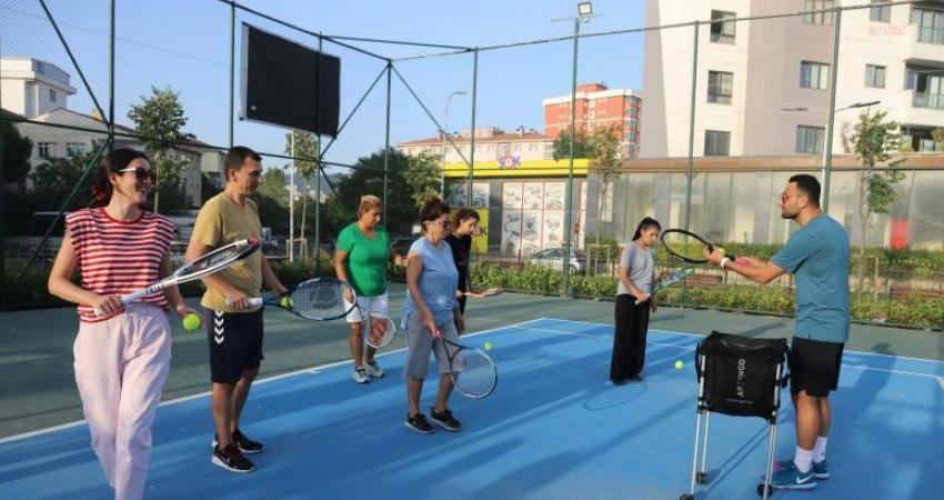 Kartal Belediyesi'nin ücretsiz yaz spor eğitimleri tüm hızıyla devam ederken,