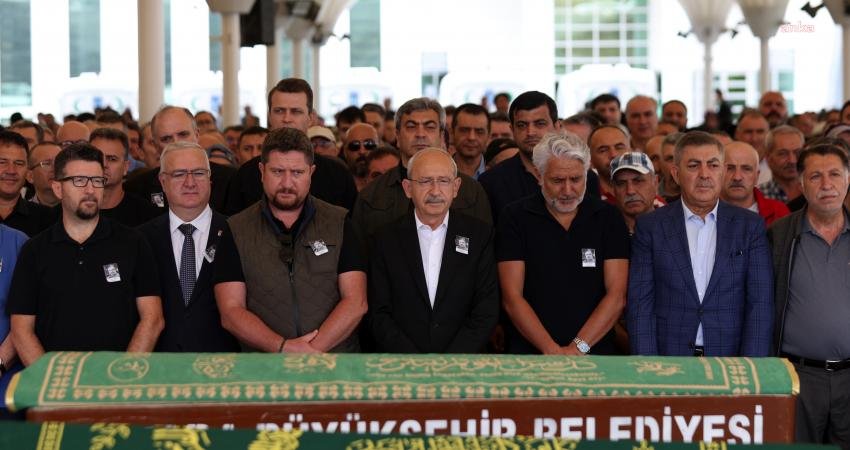 Kemal Kılıçdaroğlu, Tuncer Dönmez’in Cenazesine Katıldı CHP Genel Başkanı Kemal Kılıçdaroğlu, eski Çalışma ve Sosyal Güvenlik