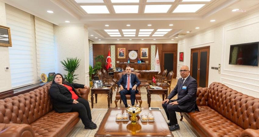 KESK Yöneticileri, Çalışma ve Sosyal Güvenlik Bakanı Vedat Işıkhan’ı Ziyaret Etti, Toplu Sözleşme Taleplerini İletti KESK Eş Genel Başkanı Şükran Kablan Yeşil ve KESK Genel