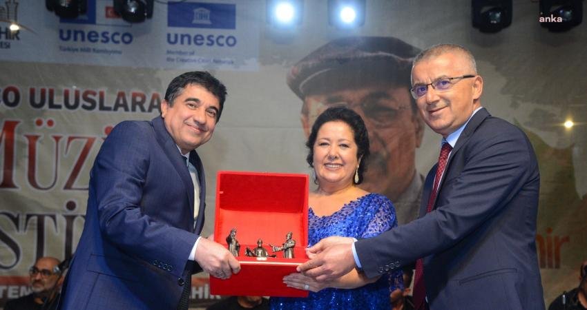 Kırşehir’de, UNESCO Uluslararası 2. Müzik Festivali Başladı Kırşehir'de, UNESCO Uluslararası 2. Müzik Festivali dün başladı. Tedavisi nedeniyle