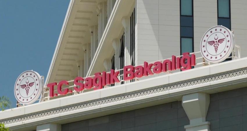 Kızamık virüsü ile bulaşan ve santral sinir sistemini felç ederek