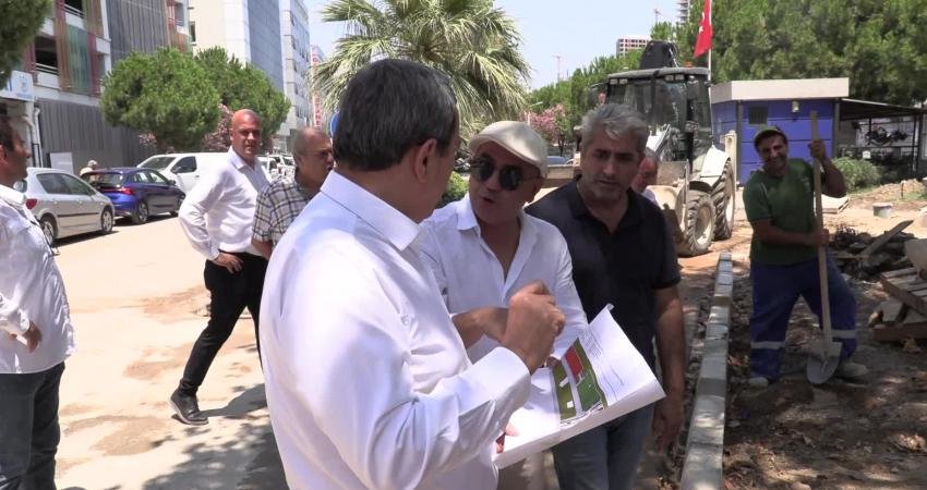 Konak Belediyesi’nin yenileme ve düzenleme çalışmalarını sürdürdüğü Kahramanlar Meydanı ve