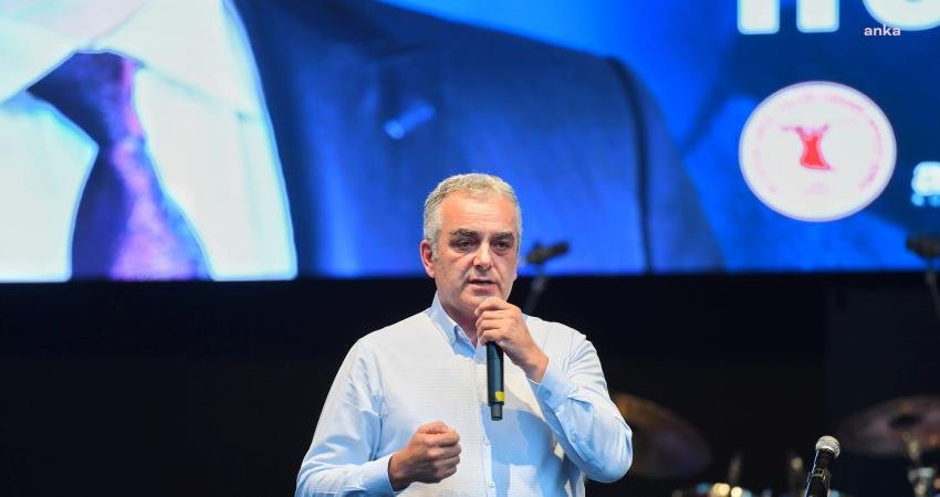 Konyaaltı Belediyesi, halk ozanı Aşık Veysel’i düzenlediği konser ile andı.