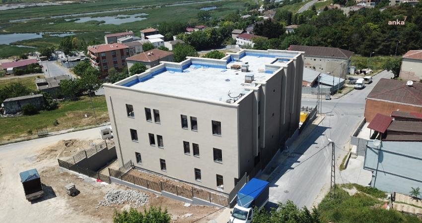 Küçükçekmece Belediyesi’nce Sürdürülen Yarımburgaz Semt Konağı İnşaatında Sona Gelindi Küçükçekmece Belediyesi’nin 2021 yılında yapımına başladığı Yarımburgaz Semt Konağı inşaatında