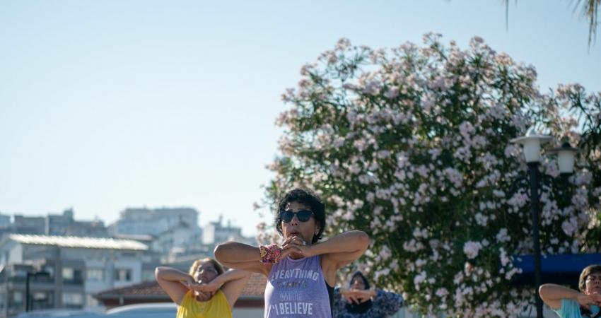 Kuşadası Belediye Spor bünyesinde açılan yaz spor okulları ile çocuklara