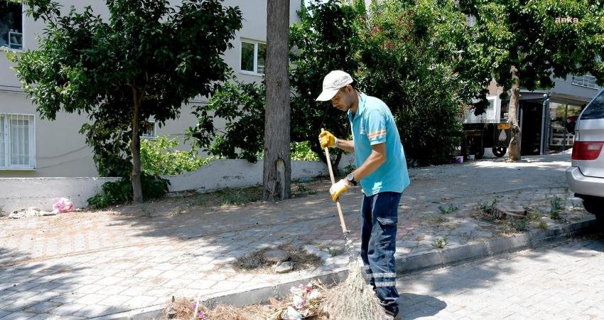 Kuşadası Belediyesi, hava sıcaklıklarının artması ile birlikte oluşabilecek kötü kokunun