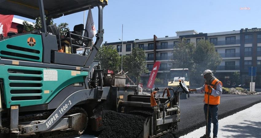 Kuşadası Belediyesi'nin Davutlar Mahallesi’nde 40 milyon liralık yatırımla başlattığı üstyapıyı yenileme çalışmaları