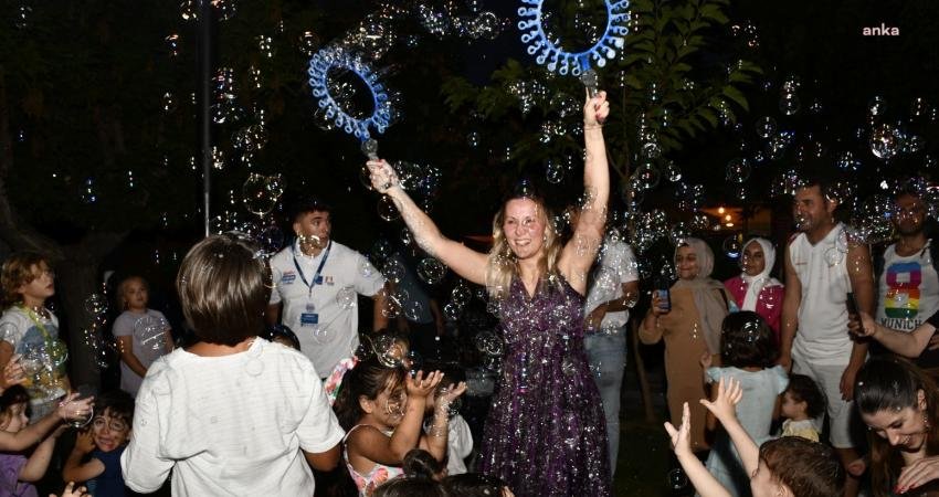 Türkiye'nin “sokak” konsepti ile düzenlenen ilk tematik festivali olan 'Kuşadası