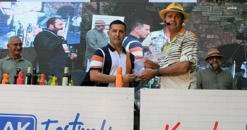 Kuşadası’nda bu yıl ikinci kez düzenlenen Sokak Festivali, ilk gününde