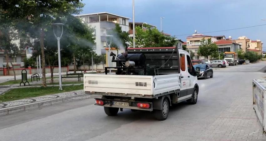 Menderes Belediyesi tarafından ilçe genelinde haşerelere karşı ilaçlama çalışmaları tüm