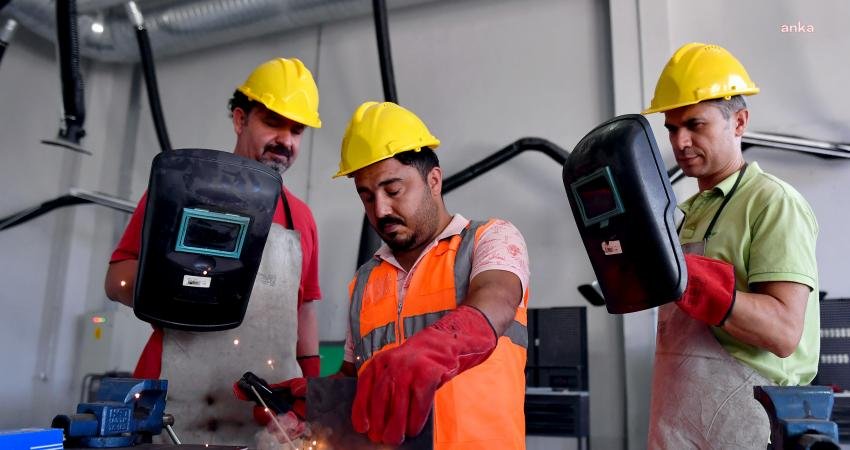 Mersin Büyükşehir’in Mercek’leri Meslek Edindiriyor Mersin Büyükşehir Belediyesi Sosyal Hizmetler Dairesi Başkanlığı Eğitim Hizmetleri Şube