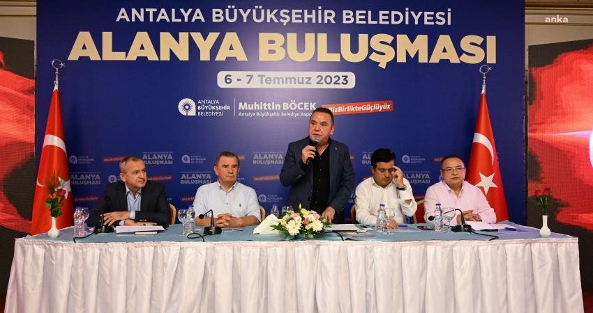 Antalya Büyükşehir Belediye Başkanı Muhittin Böcek, Alanya’yı ziyaret ederek muhtarların