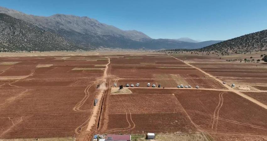 Antalya Büyükşehir Belediye Başkanı Muhittin Böcek, susuzluktan tarım yapılamadığı için