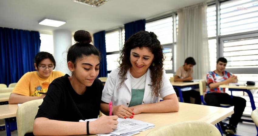 Muratpaşa Belediyesi’nin ücretsiz eğitim veren kurs merkezleriyle bu yıl LGS