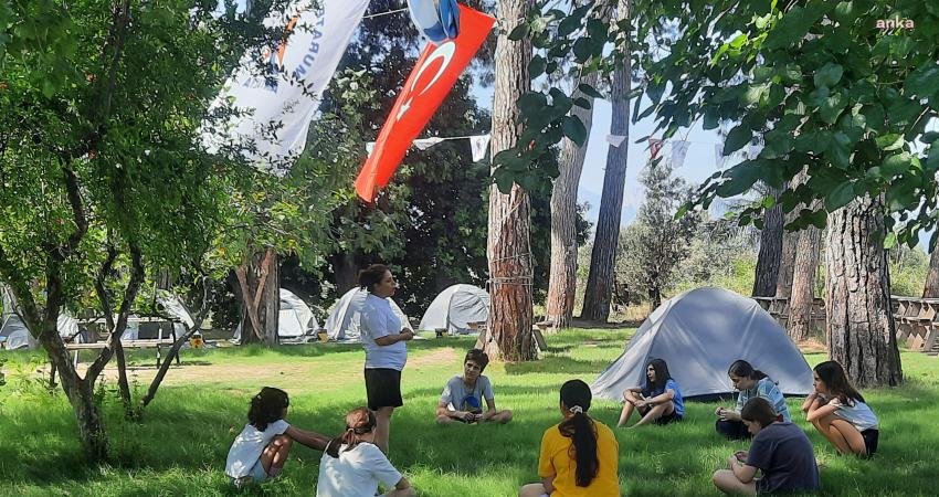 Muratpaşa Belediyesi’nin Doğa Kampına Yoğun İlgi Muratpaşa Belediyesi’nin Doğa Kampı’nda ilk dönem sona erdi. Yoğun ilgi