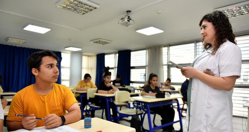 Muratpaşa Belediyesi’nin destek eğitim kurs merkezlerinde yoğun bir programla Liselere