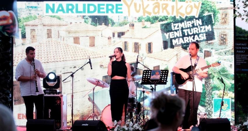 Narlıdere Tarihi Yukarıköy, açılış gününün akşamında ‘Grup Times’ konserine ev