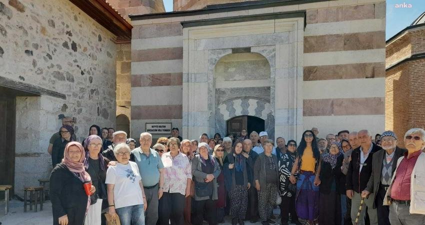 Odunpazarı Belediyesi'nin Gültepe Mahallesi Üniversite Evleri’nde bulunan Koca Çınar Yaşam