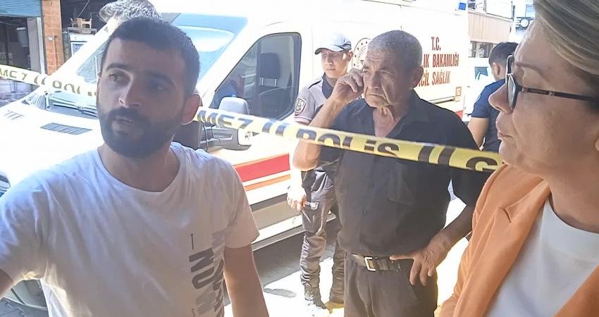 Osmaniye'de 6 Şubat depremlerinde ağır hasar alan bir bina çöktü.