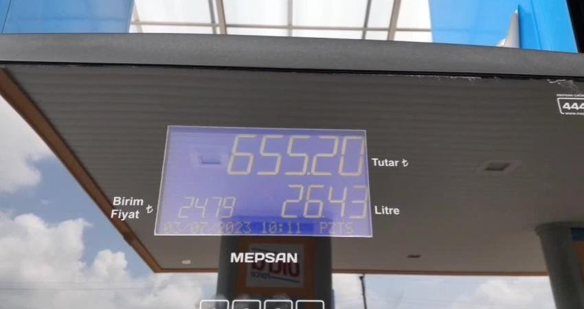 Benzin, bu gece yarısından itibaren 2 lira 11 kuruş zamlanacak.